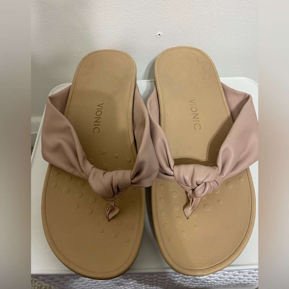 Vionic Pink Sandals with Cushioned Footbed and Elegant Design
